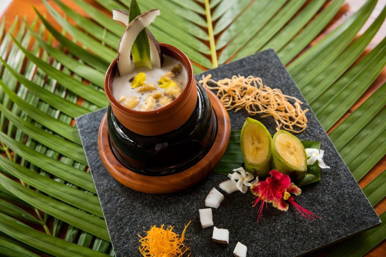 Outrigger Fiji Beach Resort Korotogo Zewnętrze zdjęcie Bicol Express