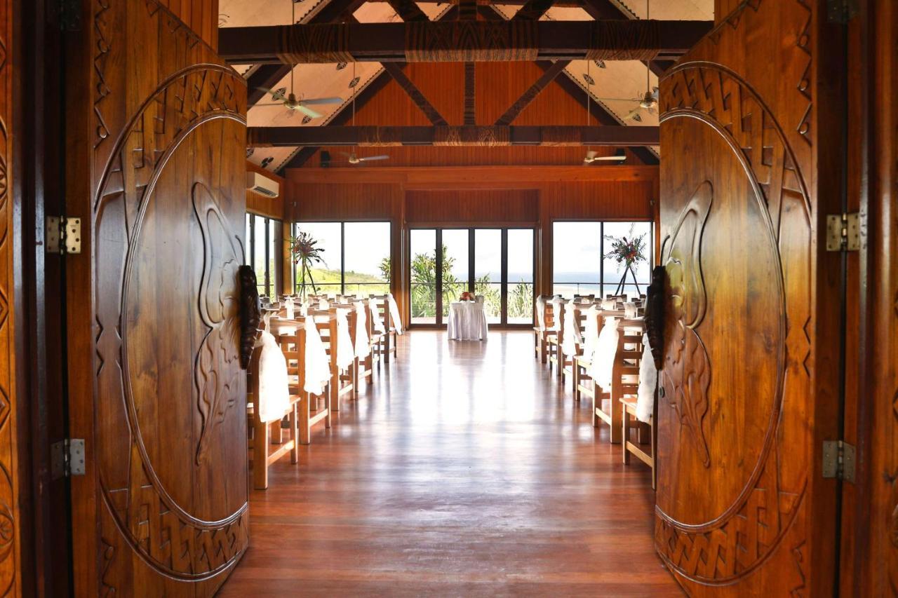 Outrigger Fiji Beach Resort Korotogo Zewnętrze zdjęcie The interior of the church