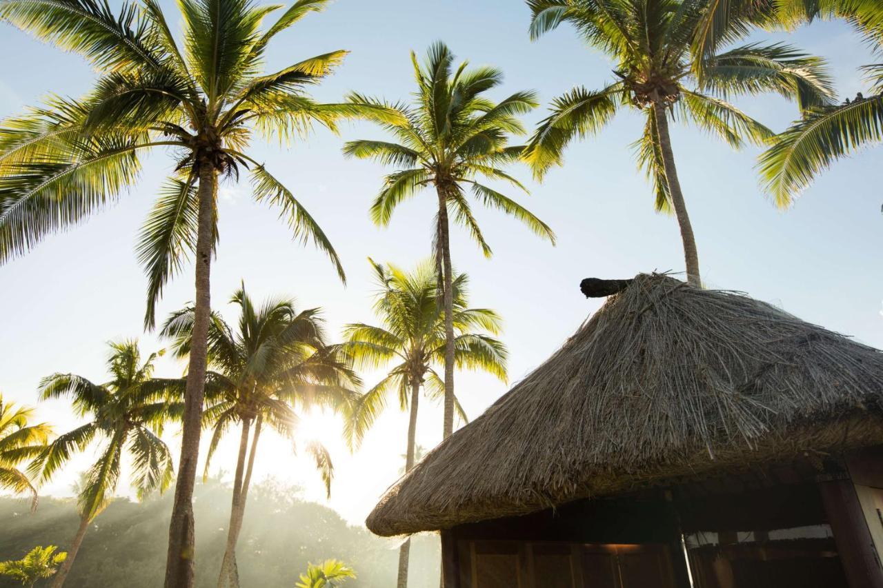 Outrigger Fiji Beach Resort Korotogo Zewnętrze zdjęcie A hut in the village of Avatele