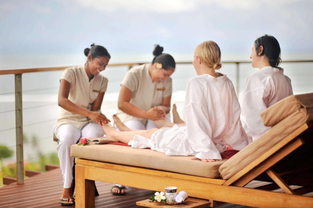 Outrigger Fiji Beach Resort Korotogo Zewnętrze zdjęcie Spa treatment