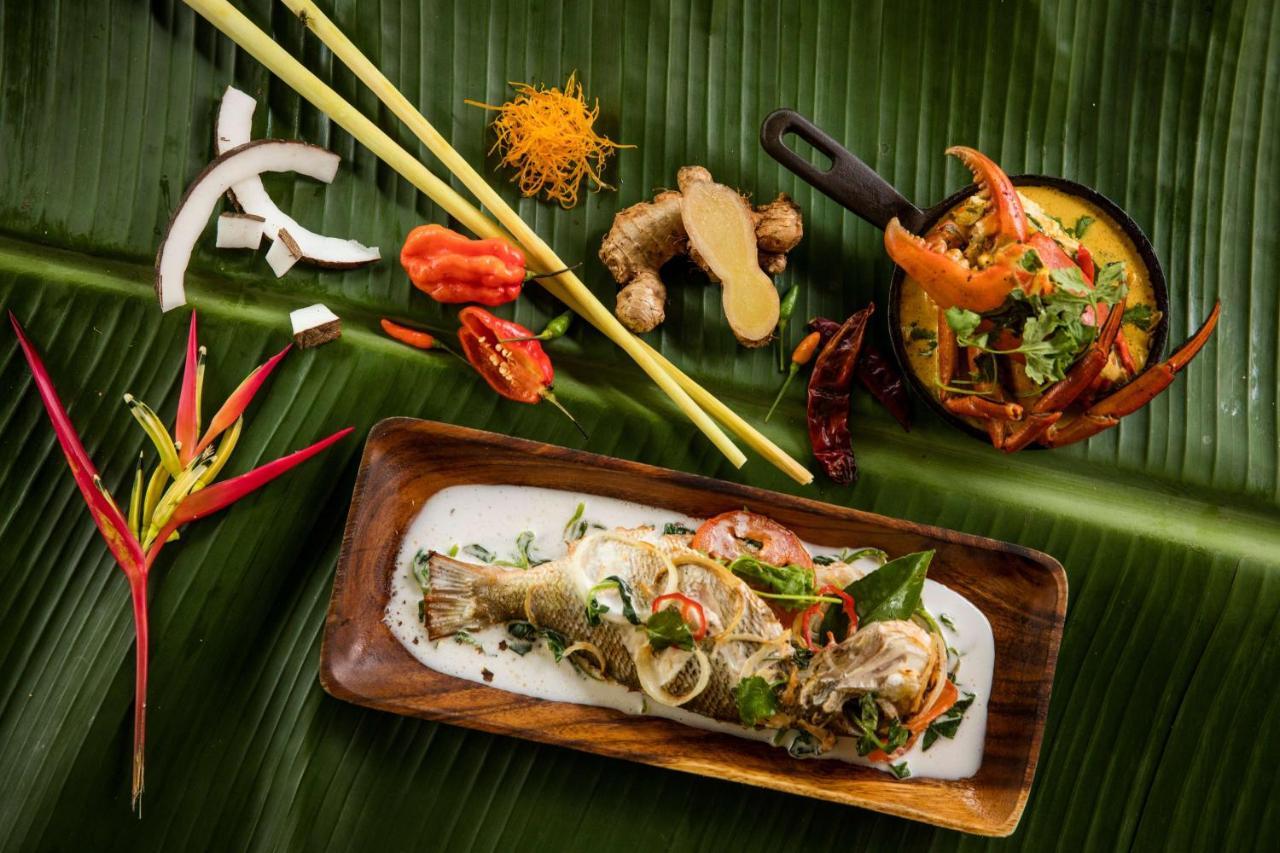 Outrigger Fiji Beach Resort Korotogo Zewnętrze zdjęcie Thai food