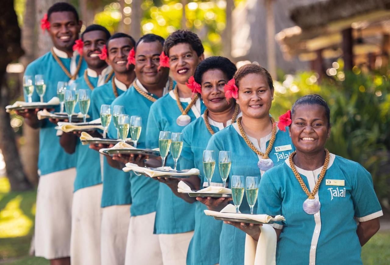 Outrigger Fiji Beach Resort Korotogo Zewnętrze zdjęcie Staff at the resort
