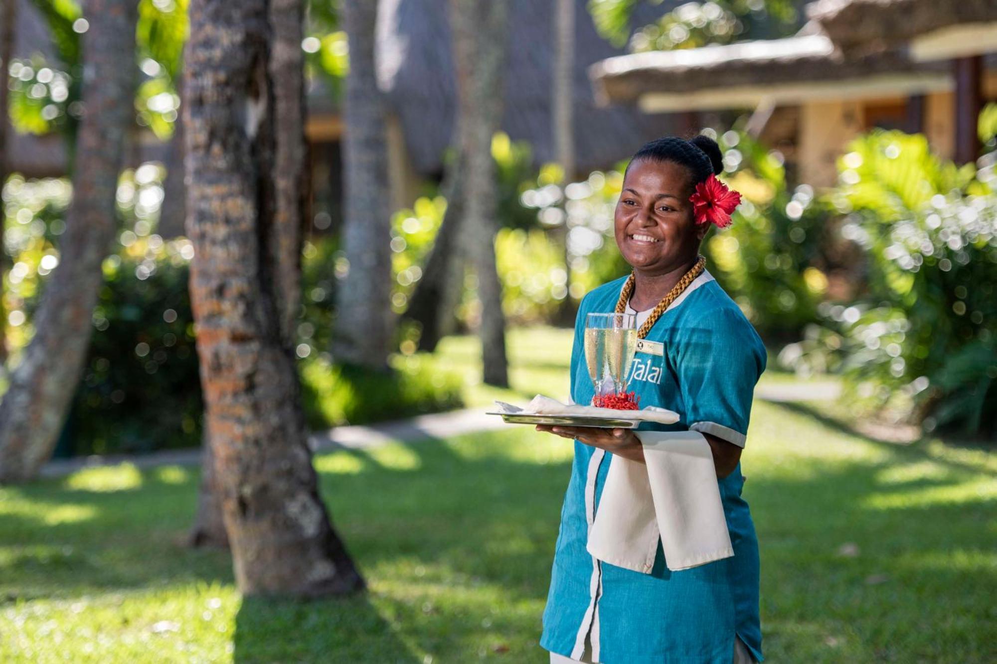 Outrigger Fiji Beach Resort Korotogo Zewnętrze zdjęcie A hotel staff in Mauritius
