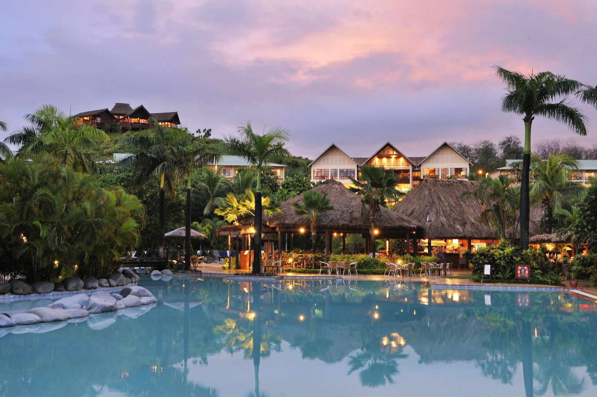 Outrigger Fiji Beach Resort Korotogo Udogodnienia zdjęcie The pool at the resort